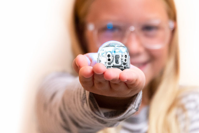 Women and girls in science by Ozobot